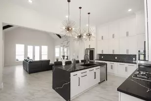 541 Quarter Horse Trail, Angleton, TX 77515 - Photo 6