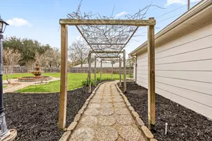 4610 Round Rock Ct, Sugar Land, TX 77479 - Photo 34