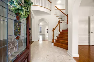 4610 Round Rock Ct, Sugar Land, TX 77479 - Photo 4