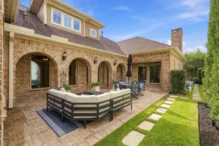 51 Woodglade Way, The Woodlands, TX 77375 - Photo 6