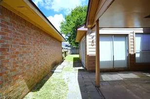 106 Coffee Ln, Lake Jackson, TX 77566 - Photo 30