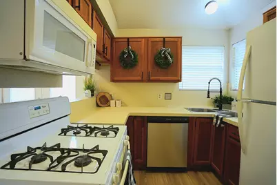 106 Coffee Lane, Lake Jackson, TX 77566 - Photo 14