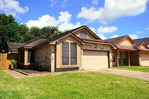 106 Coffee Ln, Lake Jackson, TX 77566 - Photo 2