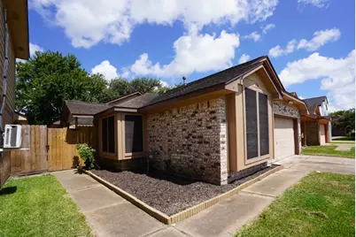 106 Coffee Lane, Lake Jackson, TX 77566 - Photo 4