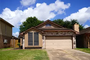106 Coffee Ln, Lake Jackson, TX 77566 - Photo 1