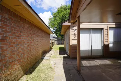 106 Coffee Lane, Lake Jackson, TX 77566 - Photo 6
