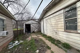 509 N Waggoner St, Electra, TX 76360 - Photo 14