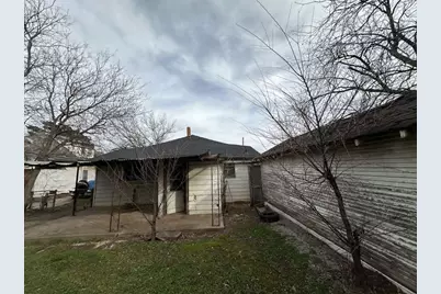 509 N Waggoner Street, Electra, TX 76360 - Photo 16
