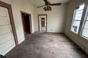 509 N Waggoner St, Electra, TX 76360 - Photo 10