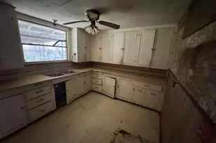 509 N Waggoner St, Electra, TX 76360 - Photo 10