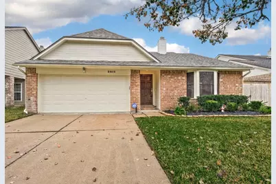 2011 Creek Valley Lane, Sugar Land, TX 77478 - Photo 2