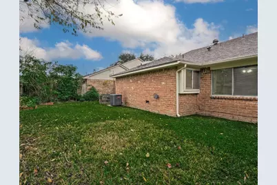 2011 Creek Valley Lane, Sugar Land, TX 77478 - Photo 16