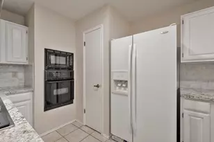 2011 Creek Valley Ln, Sugar Land, TX 77478 - Photo 10