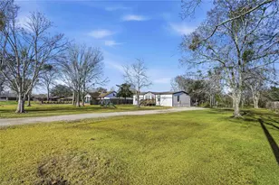 3102 Schroeder Ln, Alvin, TX 77511 - Photo 2