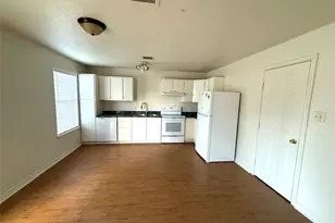 4715 16th St, Bacliff, TX 77518 - Photo 4