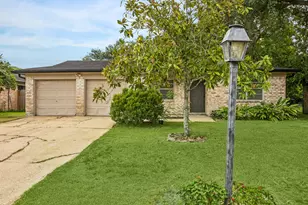 511 Debbie Ln, Alvin, TX 77511 - Photo 1