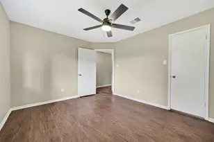 2303 Willow Lake Dr, Houston, TX 77077 - Photo 14