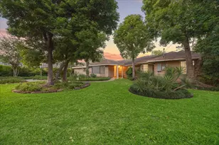 1309 Centennial Dr, Houston, TX 77055 - Photo 32