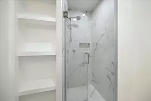 1309 Centennial Dr, Houston, TX 77055 - Photo 16