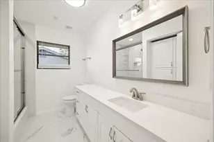 1309 Centennial Dr, Houston, TX 77055 - Photo 20