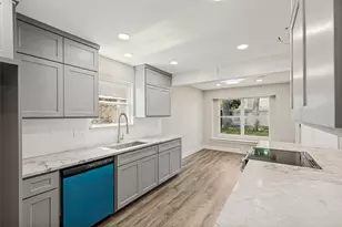 5831 Fair Forest Dr, Houston, TX 77088 - Photo 10