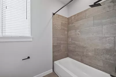 8458 Berry Green Lane, Houston, TX 77022 - Photo 22