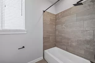 8458 Berry Green Ln, Houston, TX 77022 - Photo 22
