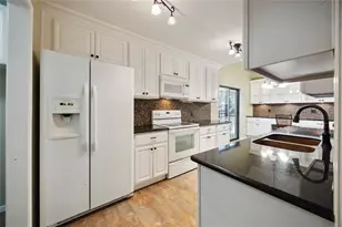 13882 Hollowgreen Dr, Houston, TX 77082 - Photo 10
