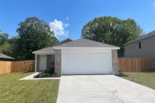 1121 Live Oak Ave, Bay City, TX 77414 - Photo 1