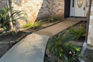 1402 New Orleans St, Deer Park, TX 77536 - Photo 2
