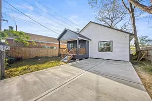 8824 Leander St, Houston, TX 77012 - Photo 2