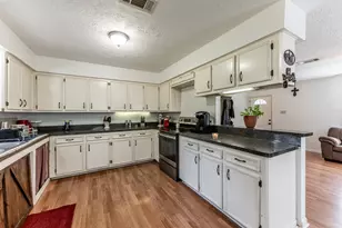 402 Hostetter Rd, New Waverly, TX 77358 - Photo 4