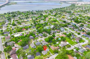 1905 Tennessee St, Baytown, TX 77520 - Photo 38