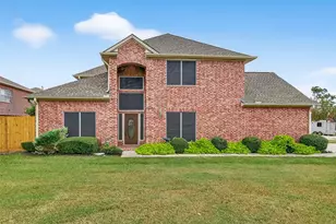 1408 S Friendswood Dr, Friendswood, TX 77546 - Photo 2