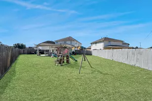 10803 Shannon Mills Ln, Houston, TX 77075 - Photo 8