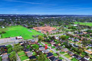 2112 Dewberry Ln, Pasadena, TX 77502 - Photo 2