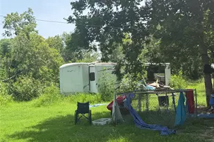 1215 Perryman Ave, Palacios, TX 77465 - Photo 24
