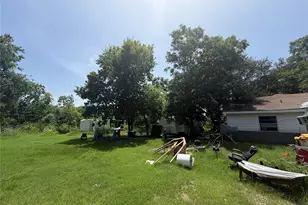 1215 Perryman Ave, Palacios, TX 77465 - Photo 22