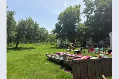 1215 Perryman Avenue, Palacios, TX 77465 - Photo 20
