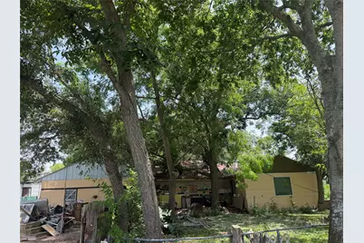 1215 Perryman Avenue, Palacios, TX 77465 - Photo 1