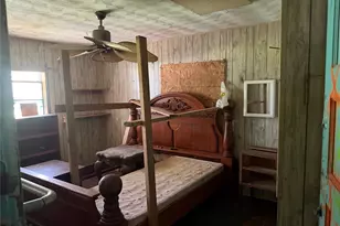 1215 Perryman Ave, Palacios, TX 77465 - Photo 12
