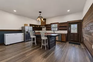 811 Bard St, El Campo, TX 77437 - Photo 10