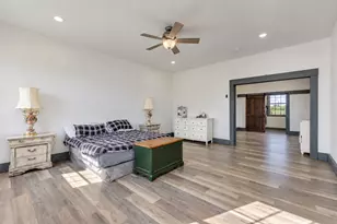 811 Bard St, El Campo, TX 77437 - Photo 16
