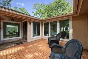 210 Big Hollow Ln, Houston, TX 77042 - Photo 2