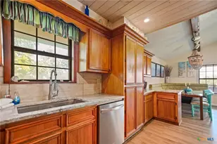 115 W Adams St, Port O Connor, TX 77982 - Photo 10
