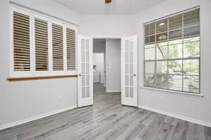 60 Lakeridge Ct, The Woodlands, TX 77381 - Photo 10