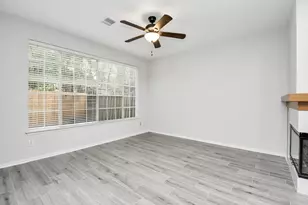 60 Lakeridge Ct, The Woodlands, TX 77381 - Photo 16