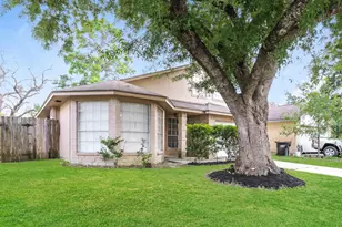 3815 Derbyhall Dr, Houston, TX 77066 - Photo 2