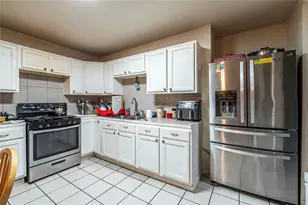 4937 Bataan Rd, Houston, TX 77033 - Photo 18
