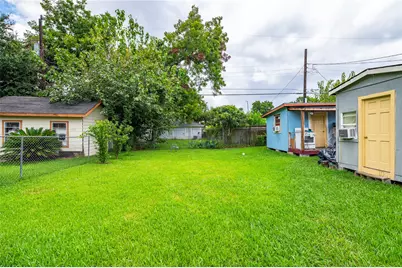 4937 Bataan Road, Houston, TX 77033 - Photo 8
